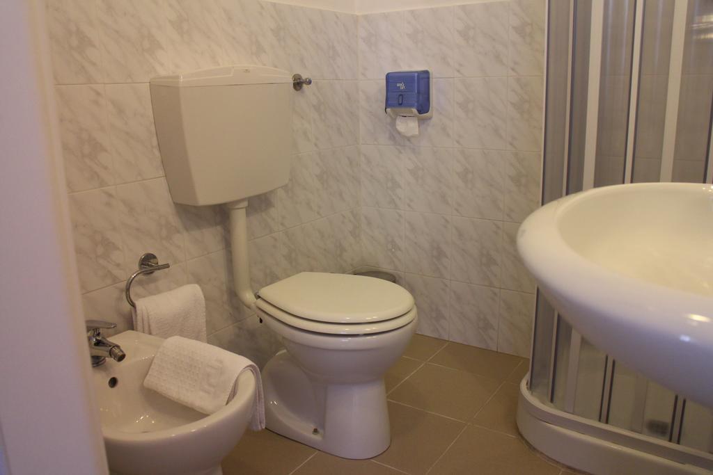 Affittacamere La Spezia Inn ภายนอก รูปภาพ
